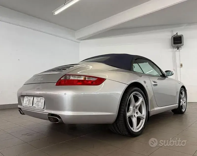 Usata Porsche 911 Carrera Cabriolet 325 CV (239 kW) 2006 Grigio Cabrio