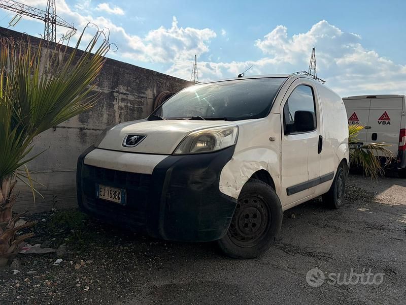 Usata Peugeot Bipper 70 CV (51 kW) 2010 Bianco Monovolume