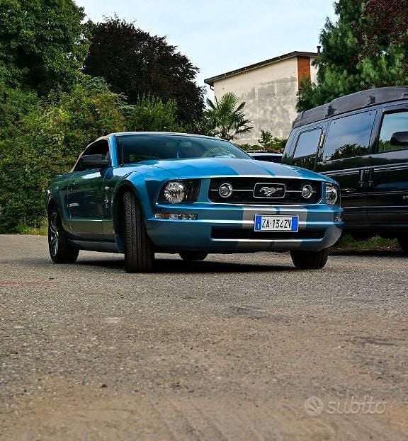 Usata Ford Mustang 209 CV (153 kW) 2007 Blu/azzurro Cabrio