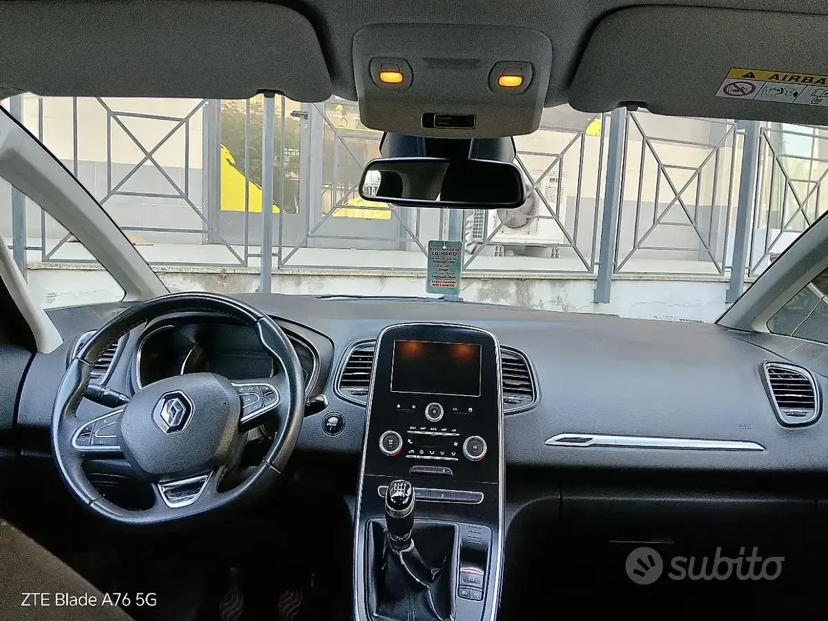 Usata Renault Scénic III 110 CV (80 kW) 2017 Nero Monovolume