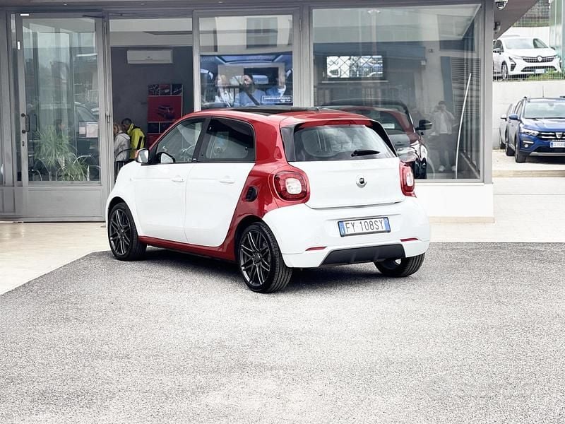 Usado Smart ForFour Brabus 109 CV (80 kW) 2018 Blanco Utilitario