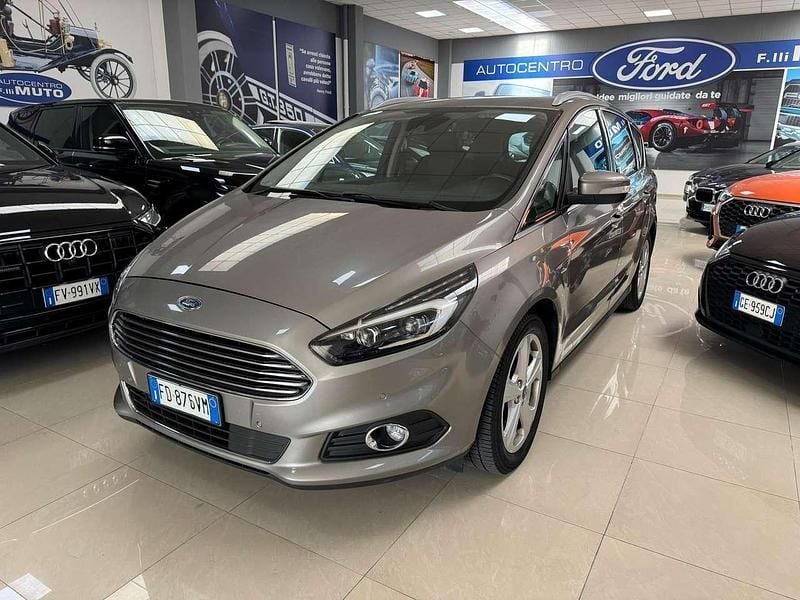 Usata Ford S-MAX Business Edition 179 CV (131 kW) 2016 Oro Monovolume