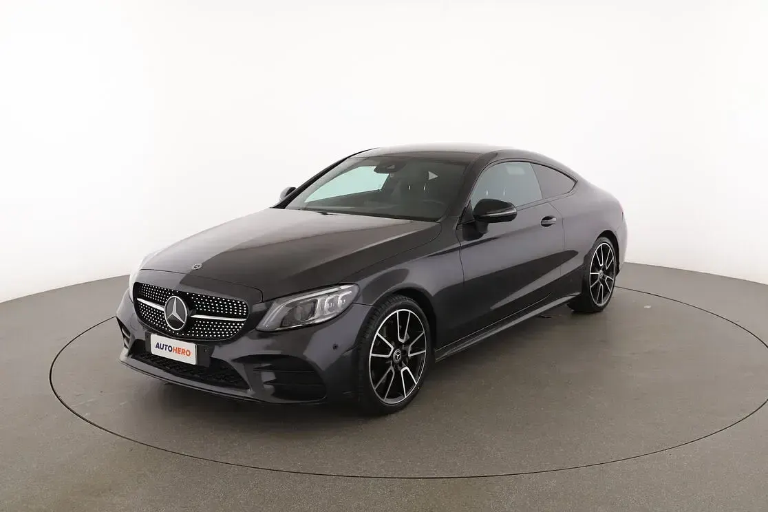 Usata Mercedes C200 AMG line 197 CV (144 kW) 2018 Nero
