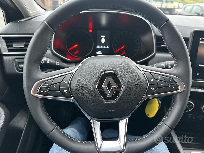 Usata Renault Clio V Intens 100 CV (73 kW) 2020 Grigio Berlina