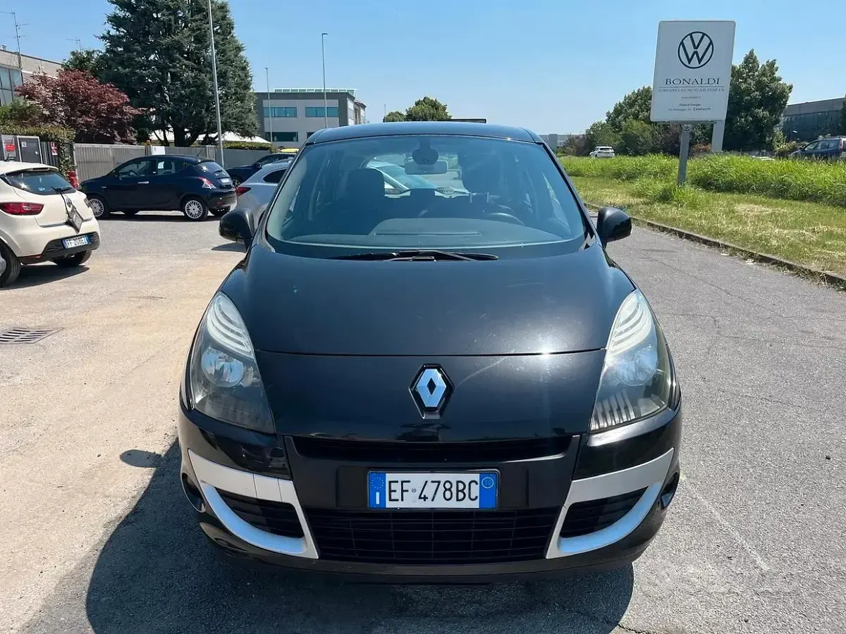 Usata Renault Scenic E-Tech Dynamique 131 CV (96 kW) 2010 Nero Monovolume