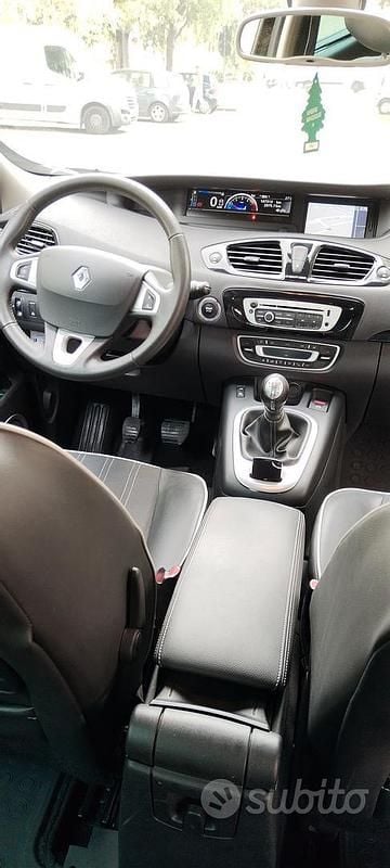 Usata Renault Scénic III 110 CV (80 kW) 2013 Nero Berlina