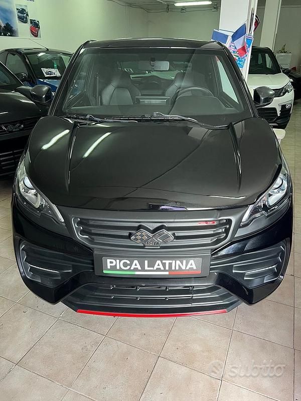 Begagnad Ligier JS50 2023 Svart Halvkombi