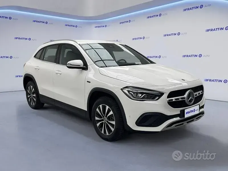 Usata Mercedes GLA250 Business 160 CV (117 kW) 2021 Bianco SUV