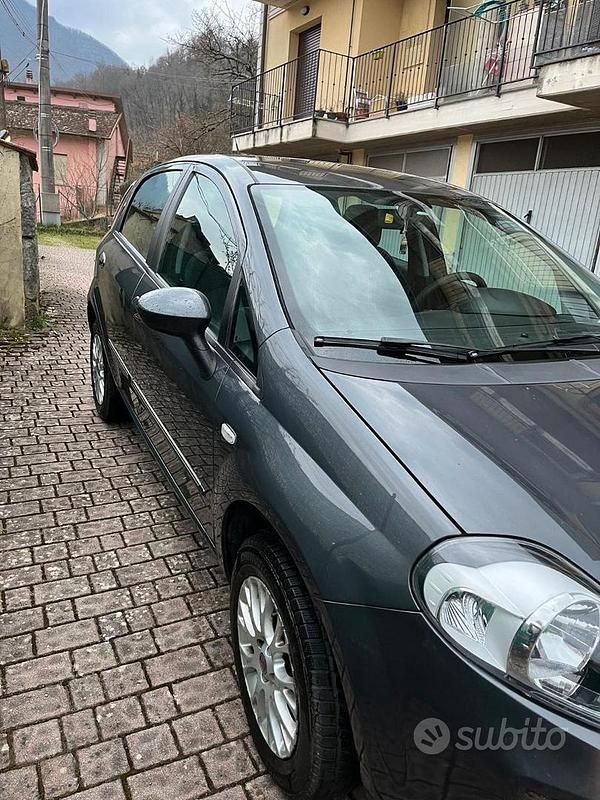 Usata Fiat Punto Street 77 CV (56 kW) 2014 Grigio Utilitaria