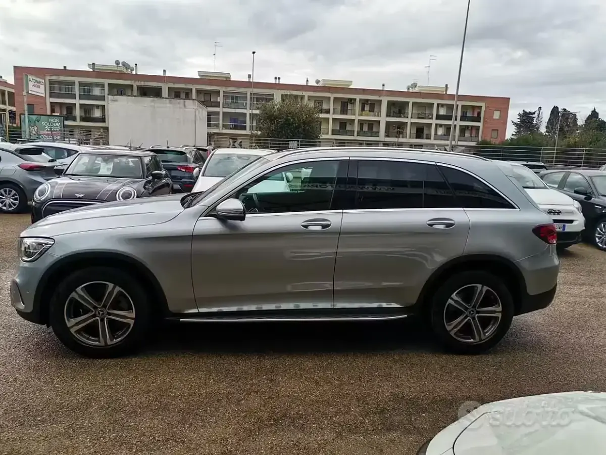 Usata Mercedes GLC220 194 CV (142 kW) 2022 Grigio SUV
