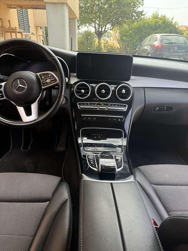 Usata Mercedes C220 Premium 194 CV (142 kW) 2019 Nero Station wagon