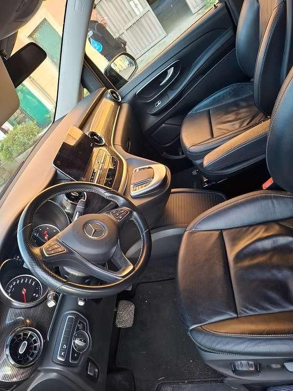 Usata Mercedes V250 Premium 190 CV (139 kW) 2021 Nero Monovolume