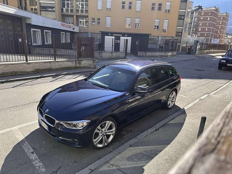 Usata BMW 330 Sport Line 258 CV (189 kW) 2013 Station wagon