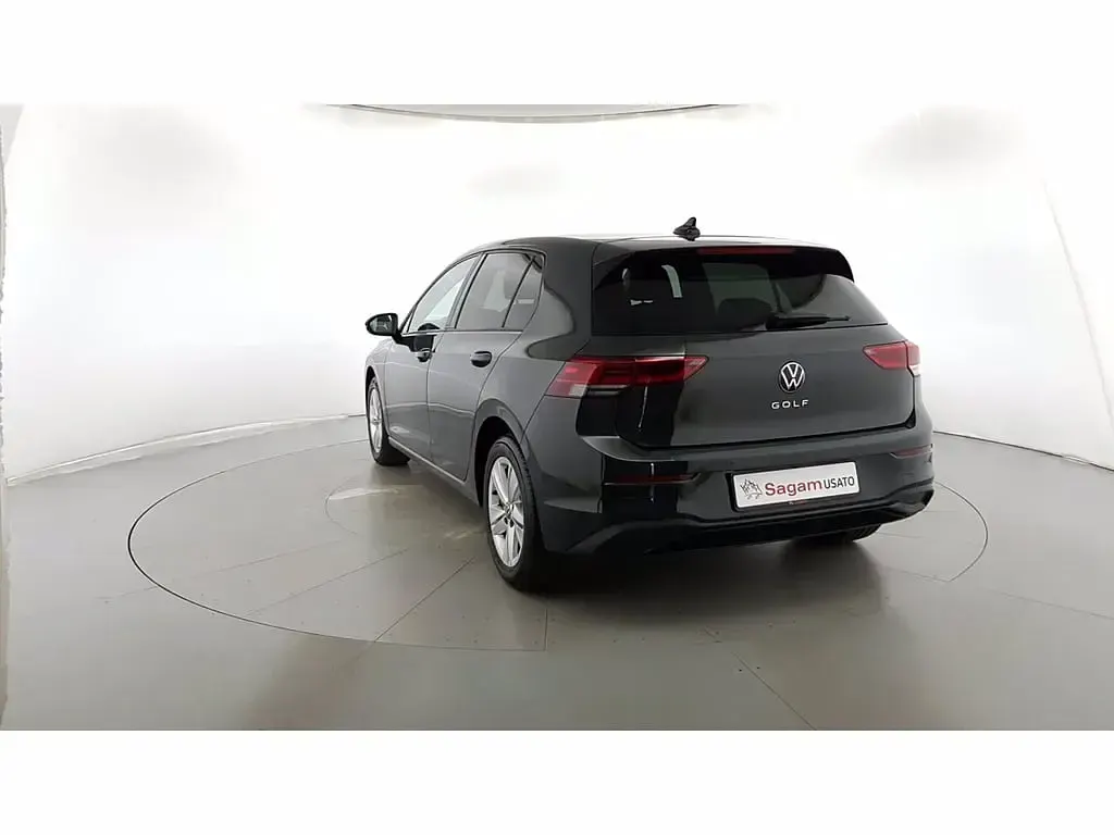 Usata VW Golf VIII Life 110 CV (80 kW) 2020 Grigio urano