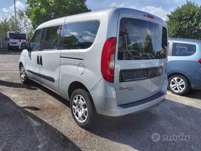 Usata Fiat Doblò 120 CV (88 kW) 2015 Grigio Monovolume