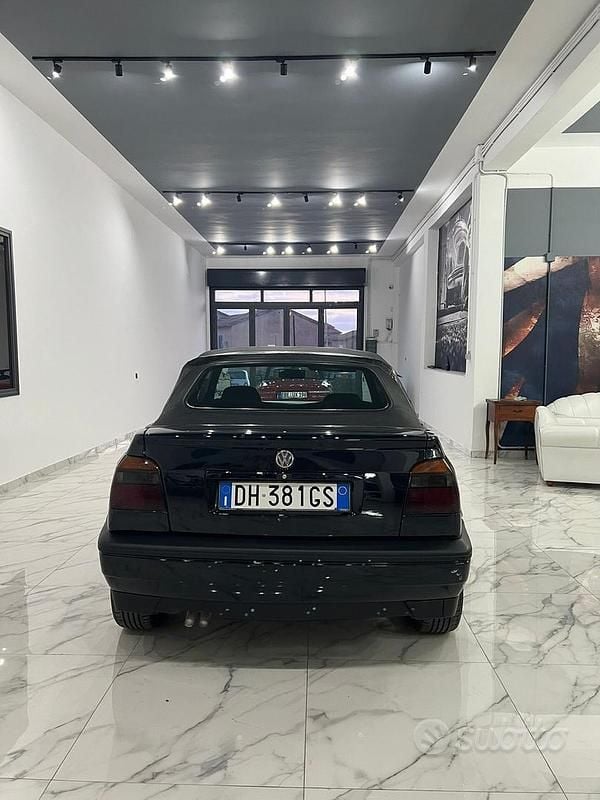 Usata VW Golf III 90 CV (66 kW) 1996 Nero Cabrio
