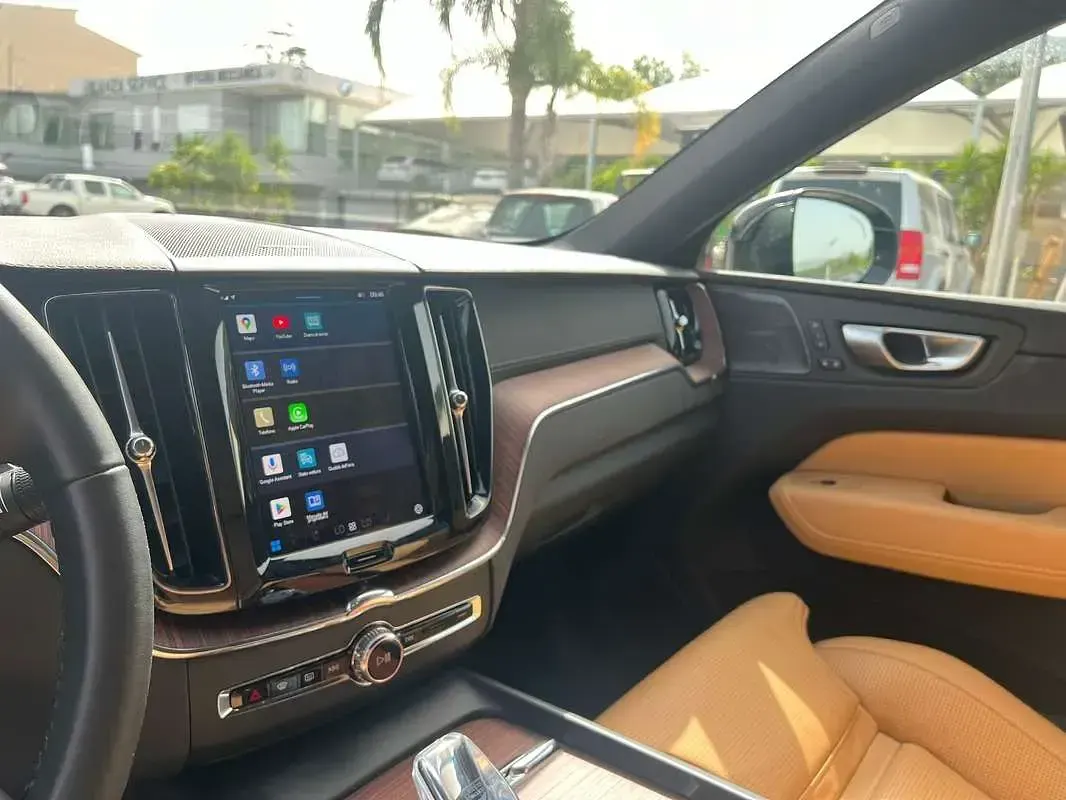 Usata Volvo XC60 Plus 253 CV (186 kW) 2024 Nero SUV