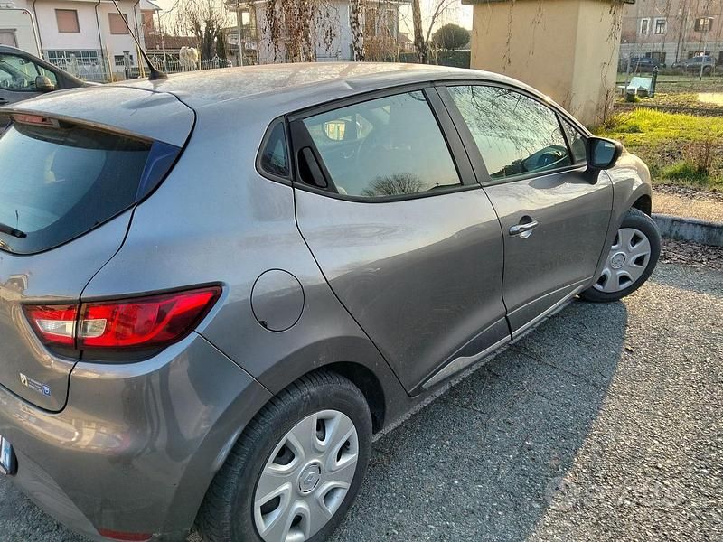 Usata Renault Clio IV 75 CV (55 kW) 2015 Grigio Berlina