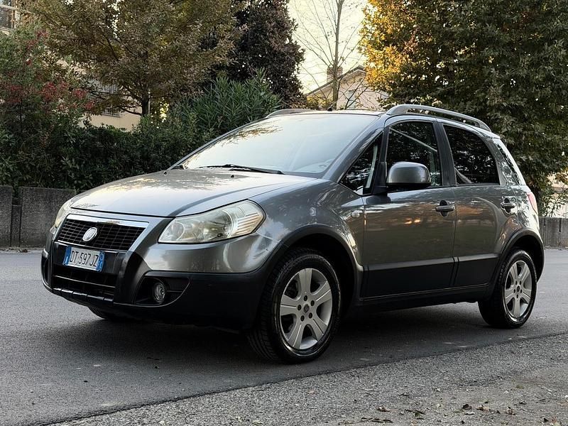 Usata Fiat Sedici Emotion 107 CV (78 kW) 2009 Grigio SUV