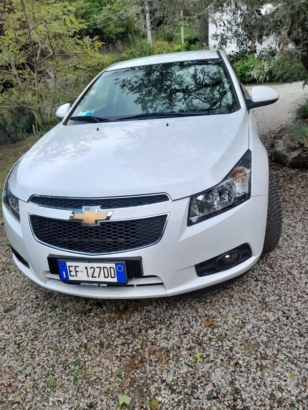 Bianco Usata 2010 Chevrolet Cruze Tre volumi | 5500 € (Buon prezzo) - Immagine 1/3