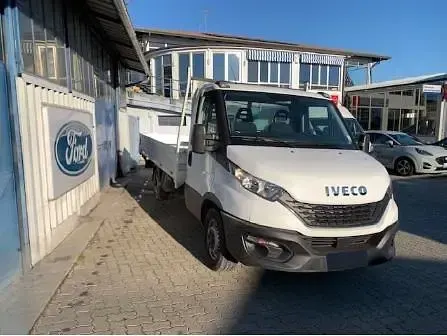 Usata Iveco Daily 135 CV (99 kW) 2022 Bianco Cabrio