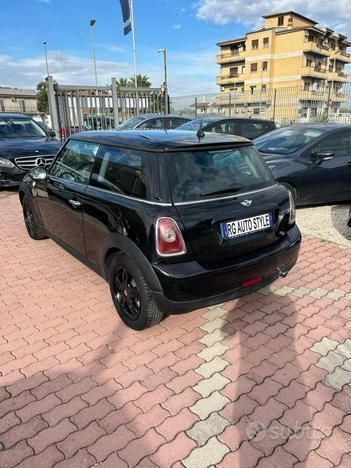 Usata Mini ONE 74 CV (54 kW) 2010 Utilitaria