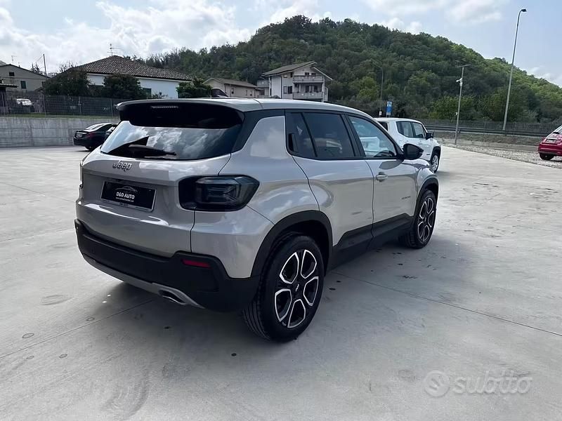 Usata Jeep Avenger Summit 101 CV (74 kW) 2025 Beige SUV