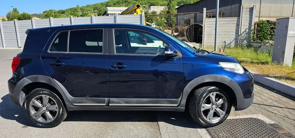 Usata Toyota Urban Cruiser Luxury 90 CV (66 kW) 2010 Bluazzurro Utilitaria