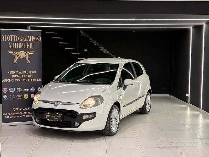 Usata Fiat Punto Evo Dynamic 77 CV (56 kW) 2010 Bianco Utilitaria