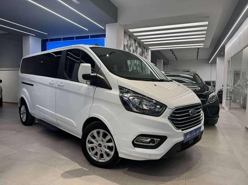Usata Ford Tourneo Titanium 131 CV (96 kW) 2021 Bianco Monovolume