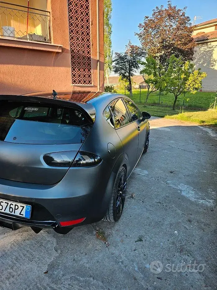 Usata Seat Leon CUPRA 241 CV (177 kW) 2010 Grigio Utilitaria
