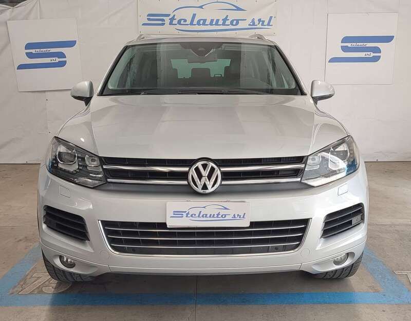 Argento Usata 2010 VW Touareg SUV | 13.590 € (Buon prezzo) - Immagine 1/4
