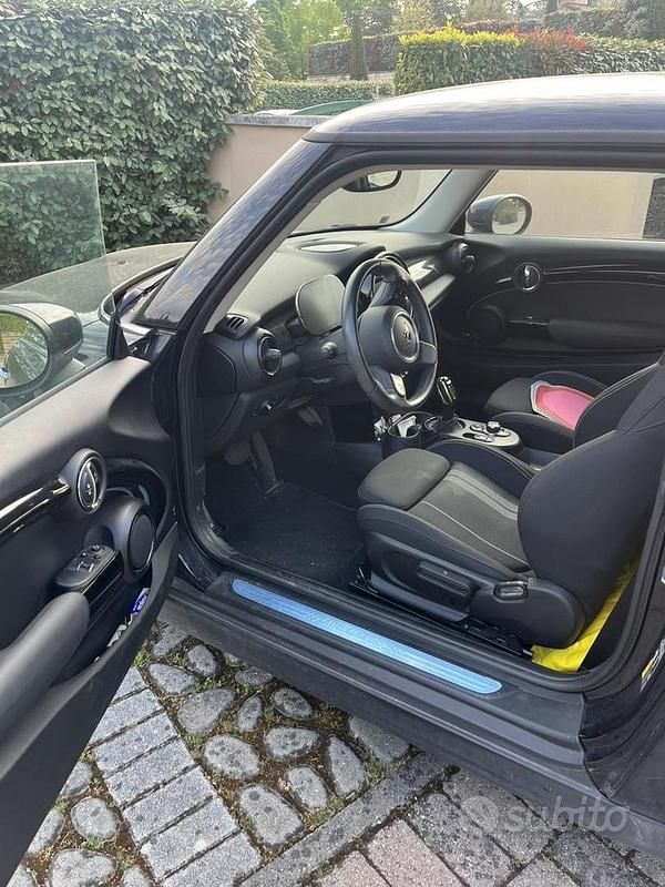 Usata Mini Cooper 75 kW (102 CV) 2022 Utilitaria