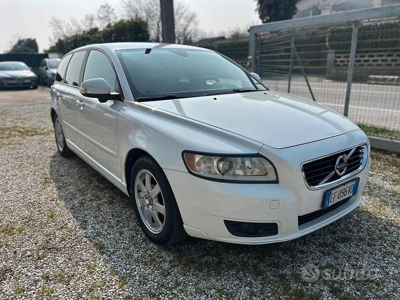 Usata Volvo V50 Plus 114 CV (83 kW) 2010 Bianco Station wagon