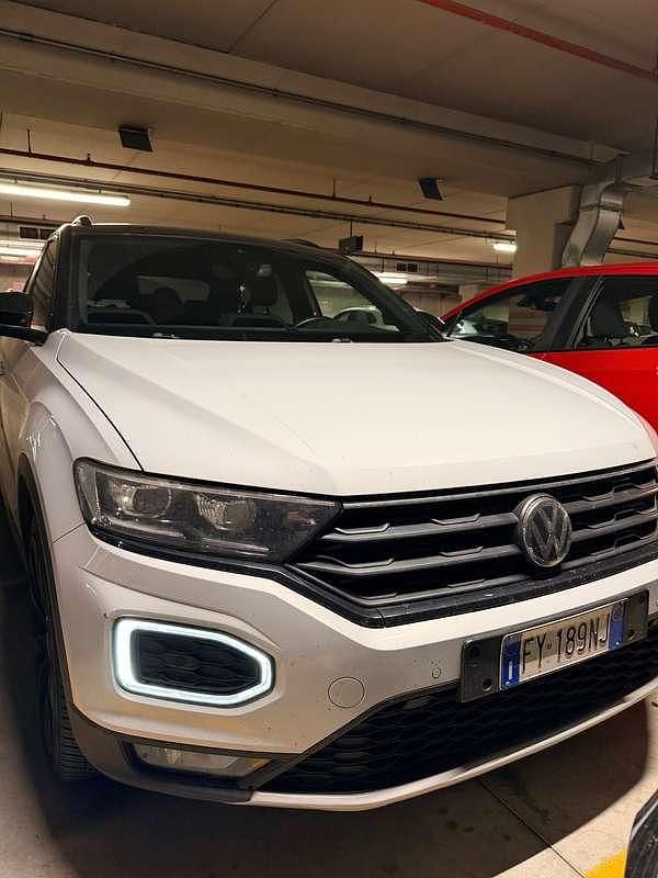Usata VW T-Roc Style 116 CV (85 kW) 2019 Argento SUV
