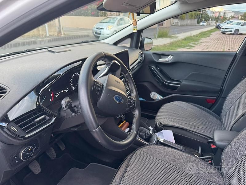 Occasion Ford Fiesta 100 ch (73 kW) 2018 Blanc Citadine