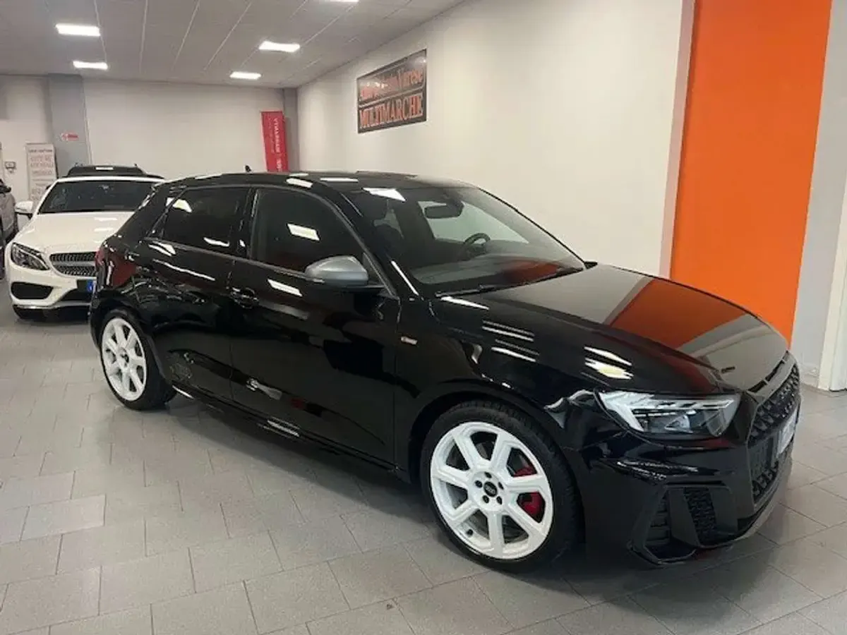 Usata Audi A1 S-Line 207 CV (152 kW) 2022 Nero SUV