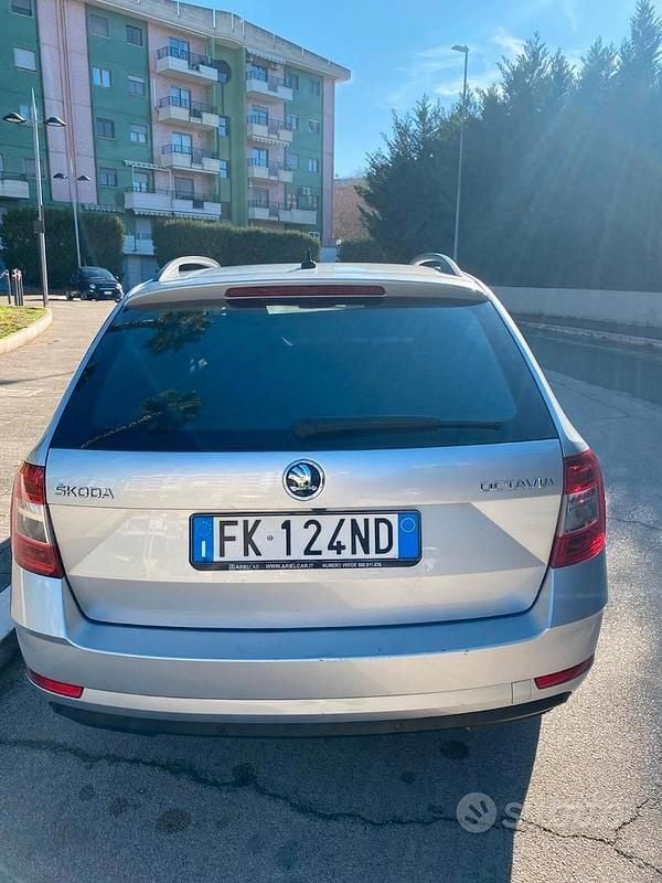Begagnad Skoda Octavia Executive 116 HK (85 kW) 2017 Grå Kombi