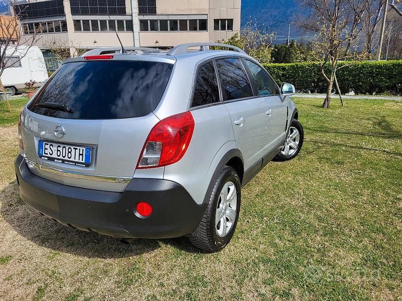 Usata Opel Antara 163 CV (119 kW) 2013 Grigio SUV