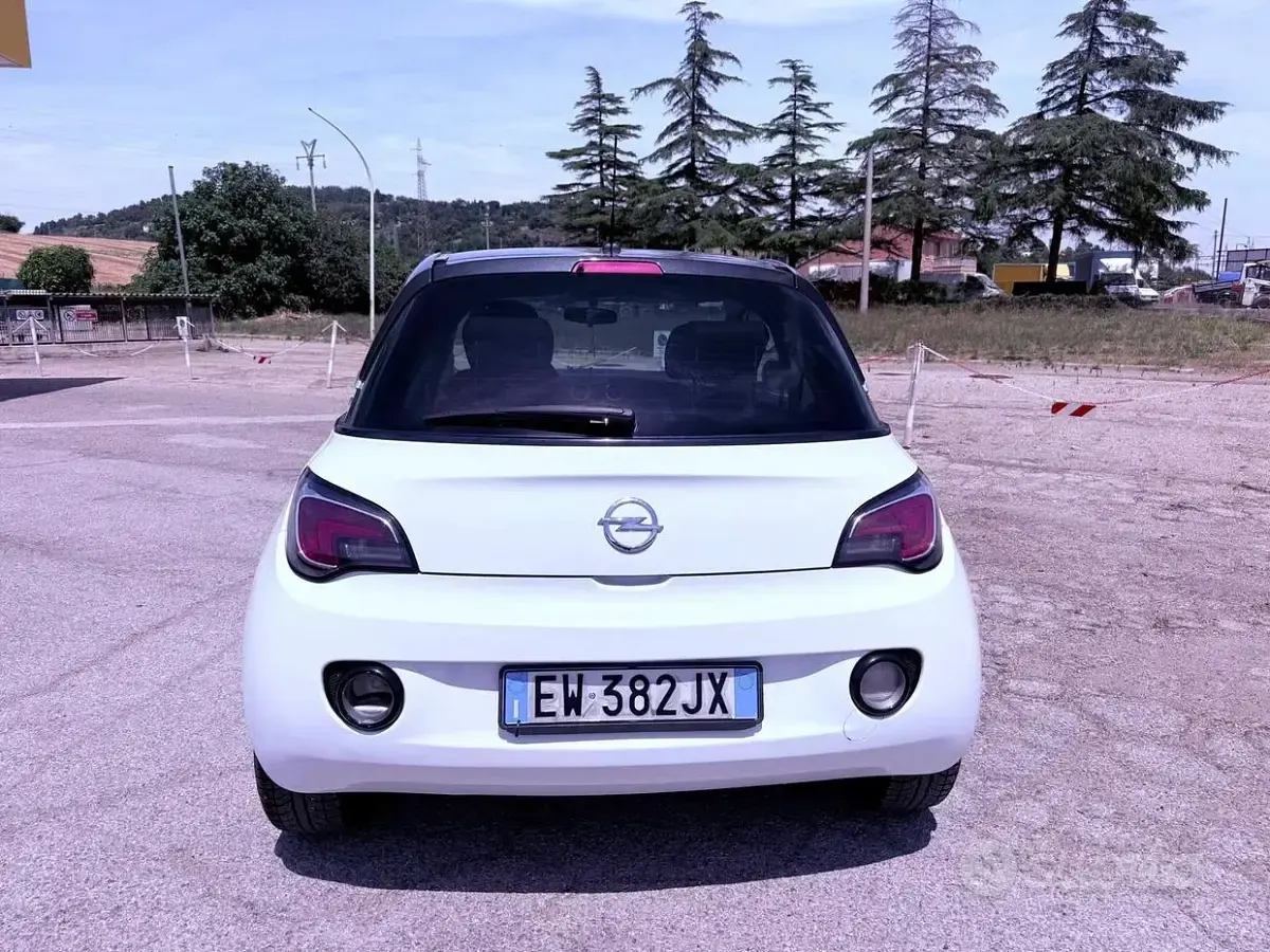 Usata Opel Adam 87 CV (63 kW) 2014 Bianco Utilitaria