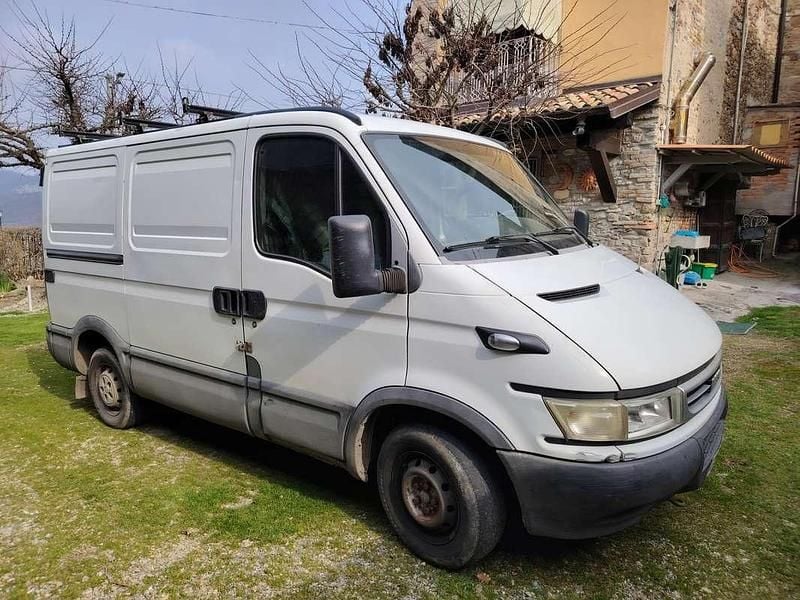 Usata Iveco Daily 95 CV (69 kW) 2004 Bianco Furgone
