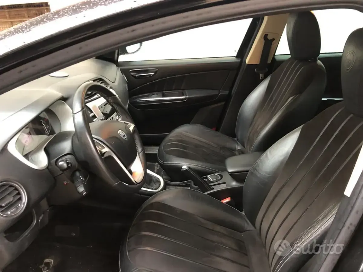 Usata Lancia Delta 120 CV (88 kW) 2008 Nero Utilitaria