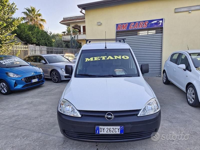 Usata Opel Combo 96 CV (70 kW) 2009 Bianco Monovolume