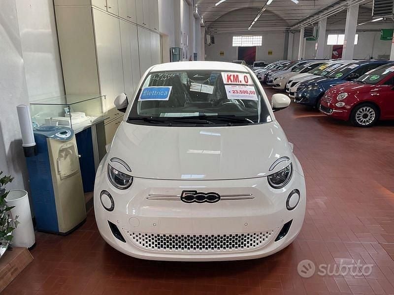 Nuova Fiat 500e 69 kW (95 CV) 2025 Bianco Berlina