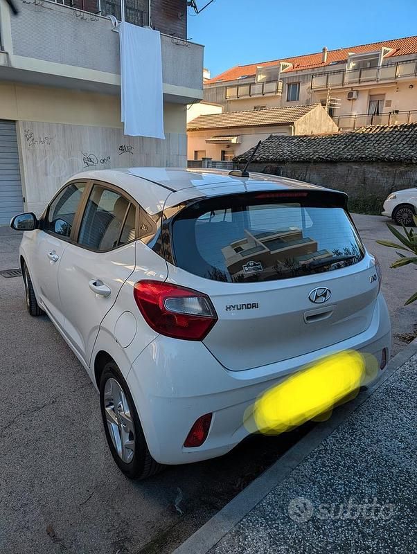 Usata Hyundai i10 Advanced 67 CV (49 kW) 2021 Bianco Utilitaria