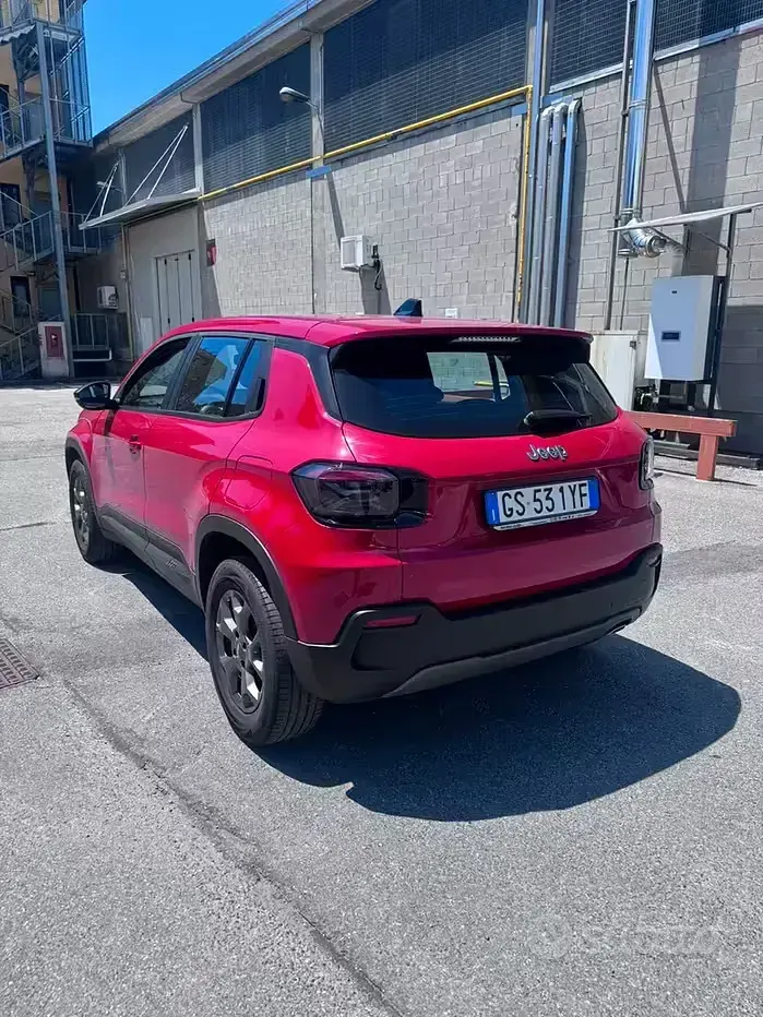 Usata Jeep Avenger 101 CV (74 kW) 2024 Rosso SUV