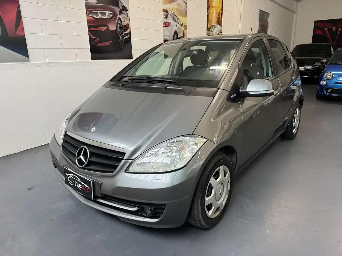 Usata Mercedes A160 Executive 95 CV (69 kW) 2012 Grigio Utilitaria