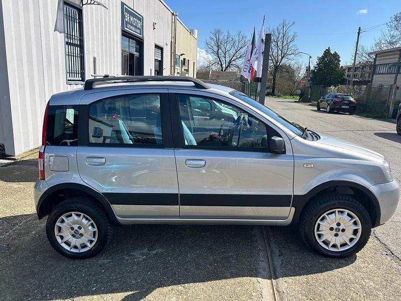 Usata Fiat Panda 4x4 Climbing 59 CV (43 kW) 2007 Argento Utilitaria