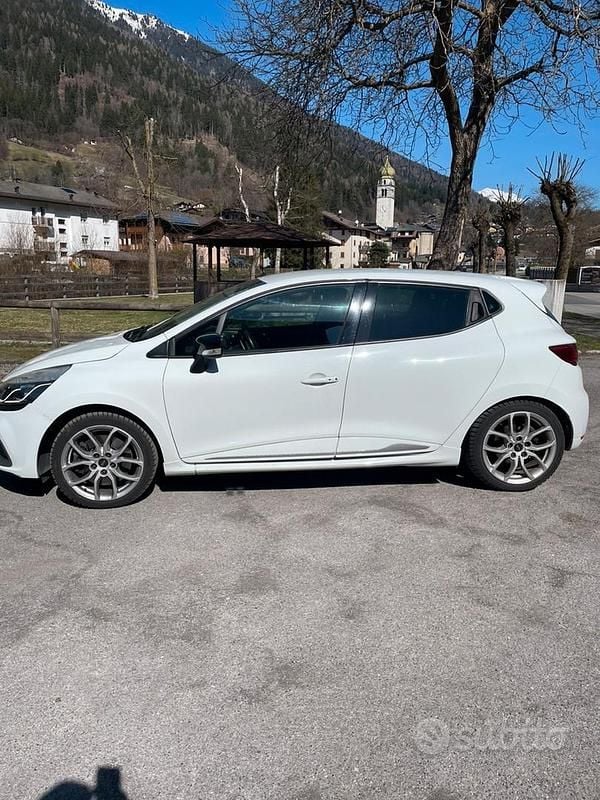 Usata Renault Clio R.S. R.S. 200 CV (147 kW) 2014 Utilitaria