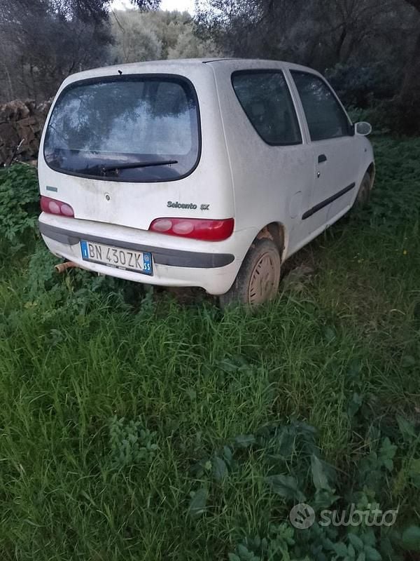 Usata Fiat 600 54 CV (39 kW) 2000 Bianco Berlina